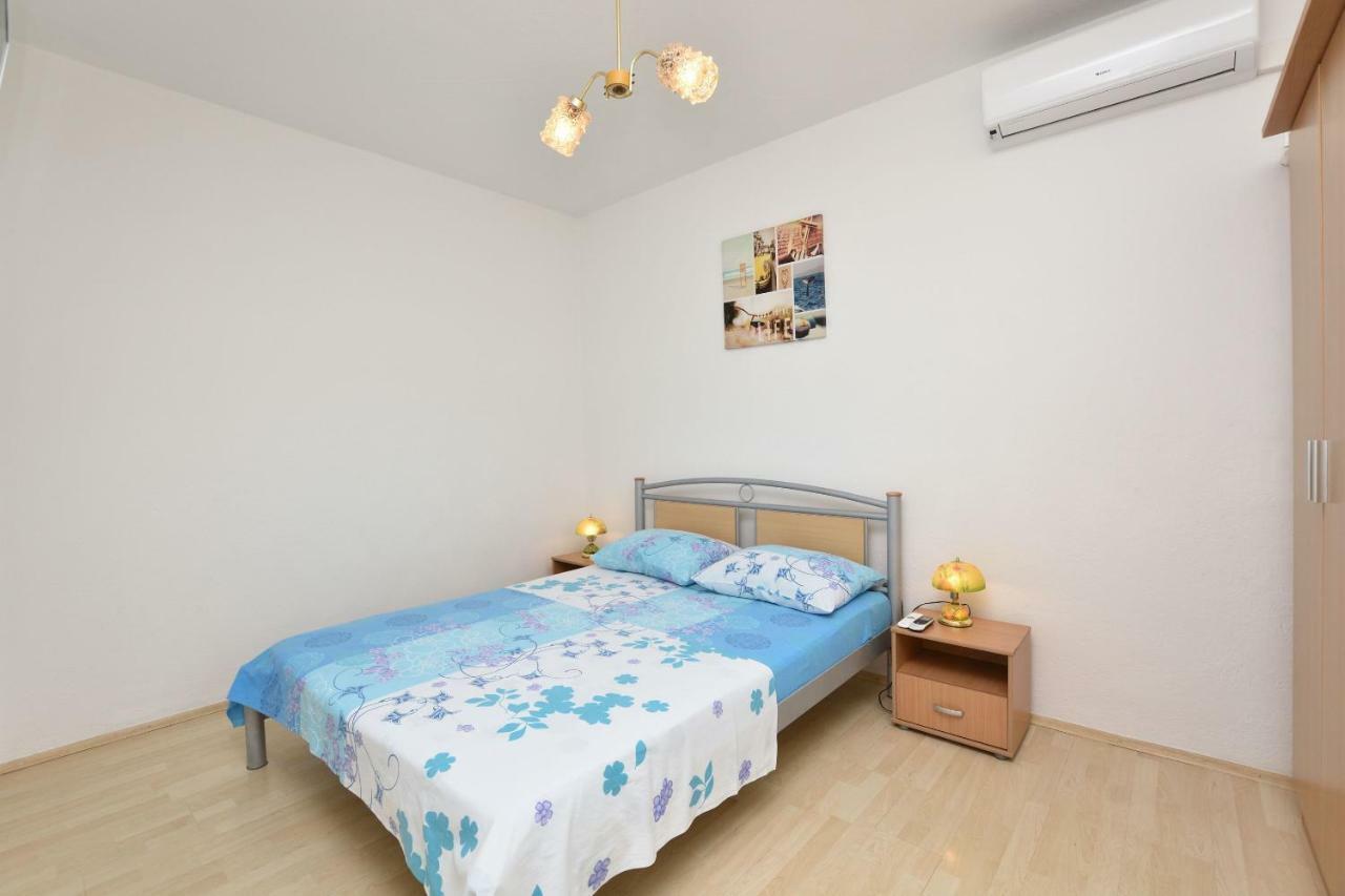 Apartment Dijo I Primošten Exterior foto