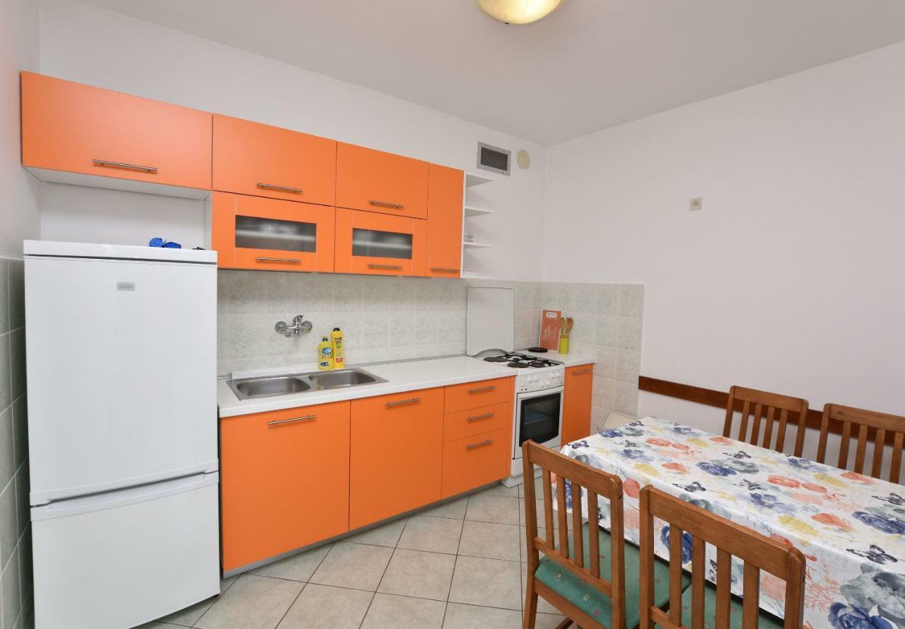 Apartment Dijo I Primošten Exterior foto