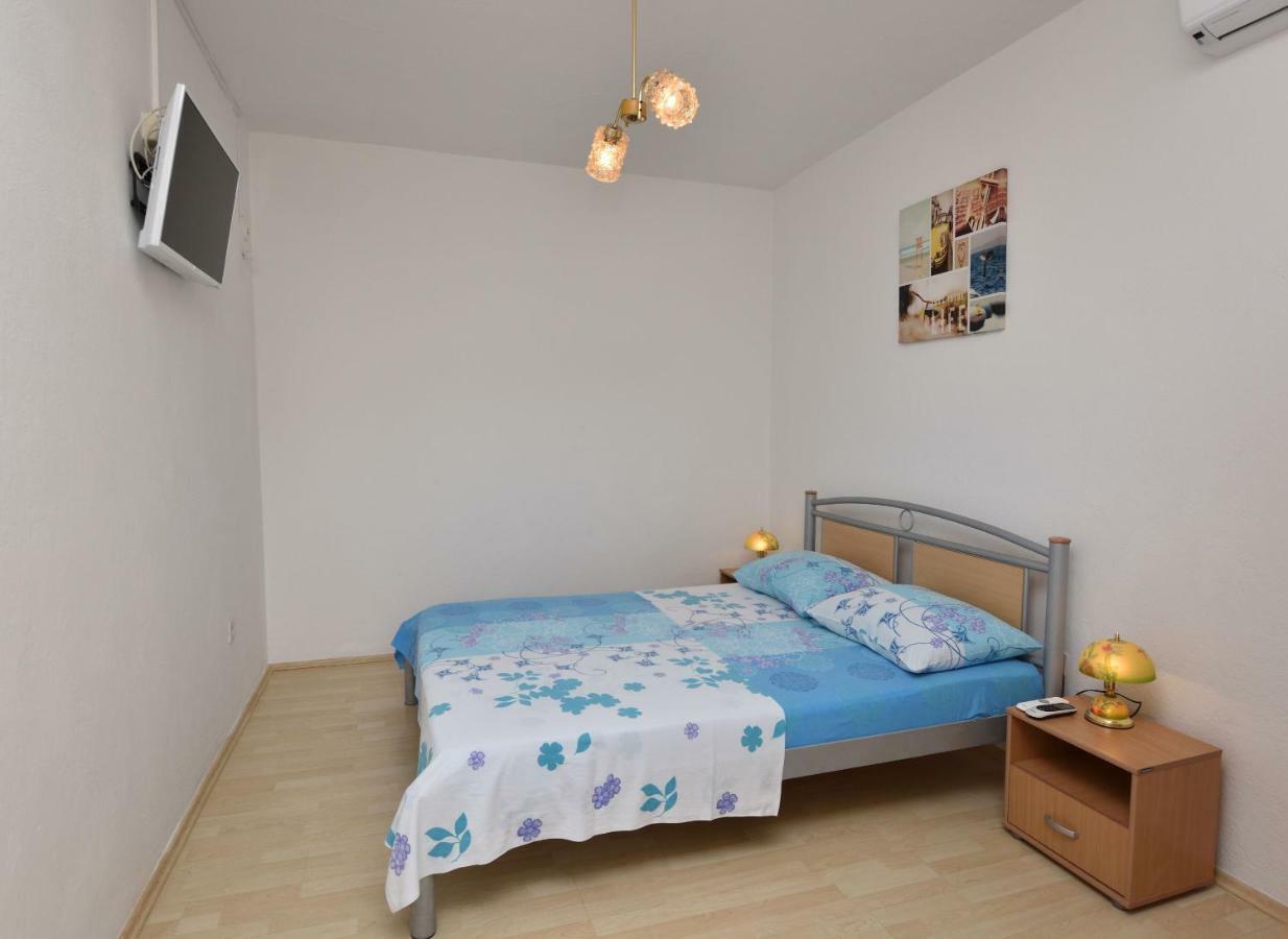 Apartment Dijo I Primošten Exterior foto